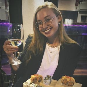 Meet your Posher, Caroline